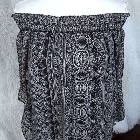 CITY TRIANGLES BLACK & WHITE OFF-THE-SHOULDER BELL SLEEVE DRESS SZ.L EUC - Picture 3 of 10